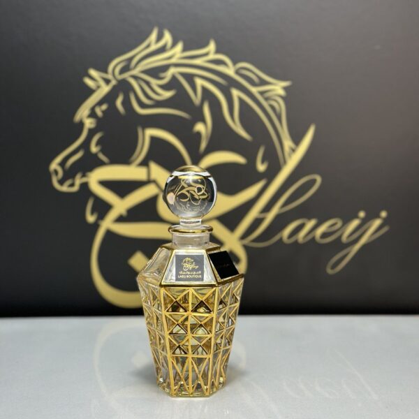 WHITE OUD